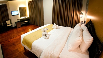 Plaza Suite